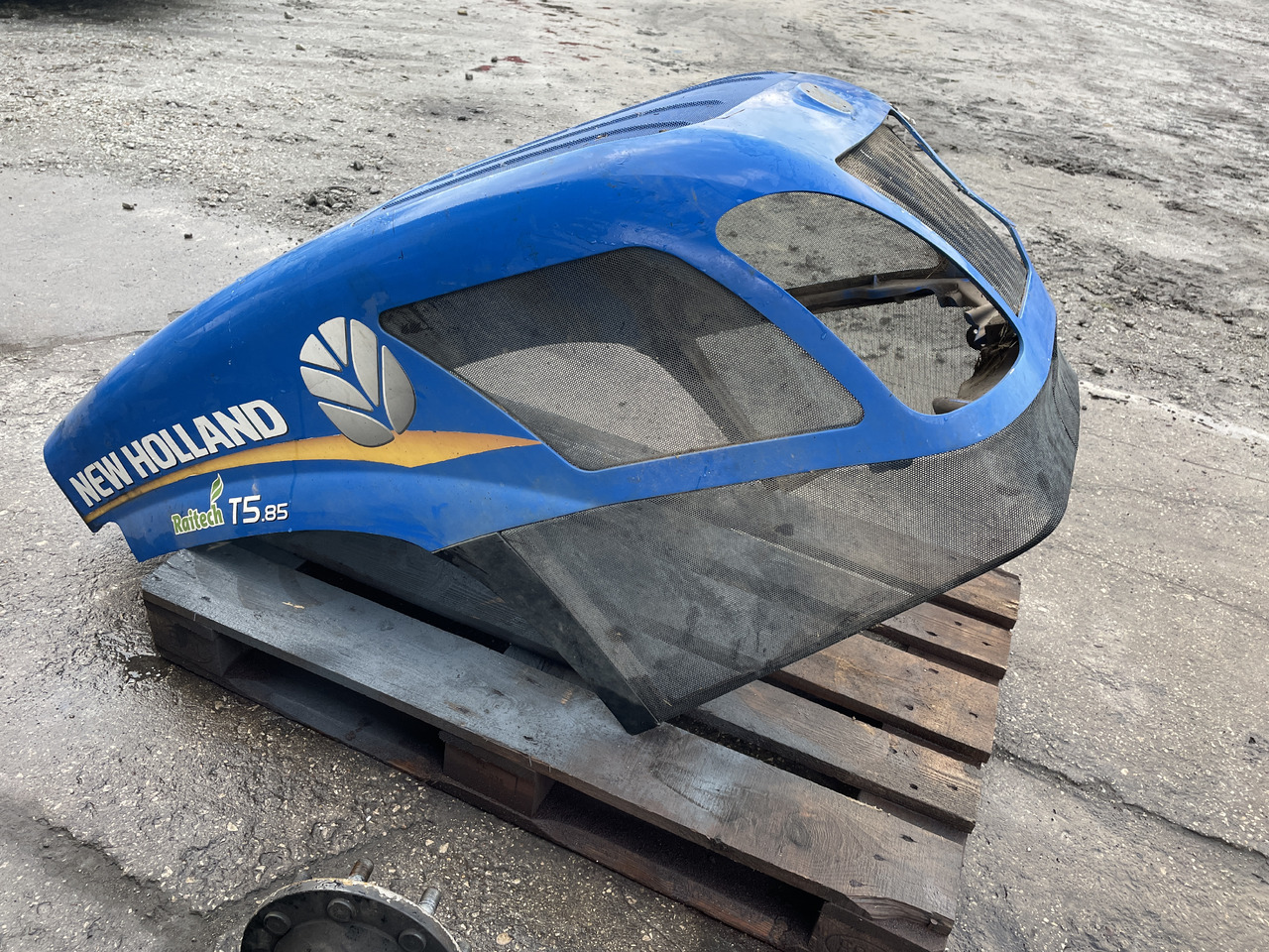 New Holland T5 T5.85 T5.95 - maska pokrywa silnika - Капот для Сельскохозяйственной техники: фото 2 New Holland T5 T5.85 T5.95 - maska pokrywa silnika - Капот для Сельскохозяйственной техники: фото 2