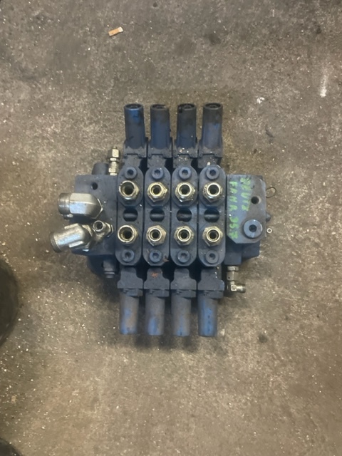 Rozdzielacz rexroth ASX01 deutz fahr Agrovector - Гидравлика для Грузовиков: фото 4 Rozdzielacz rexroth ASX01 deutz fahr Agrovector - Гидравлика для Грузовиков: фото 4