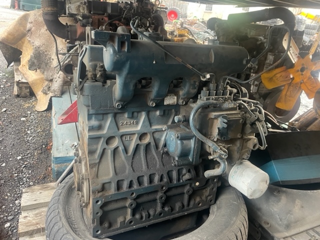 Silnik Kubota V2403 2.434 silnik na części - Двигатель для Строительной техники: фото 1 Silnik Kubota V2403 2.434 silnik na części - Двигатель для Строительной техники: фото 1