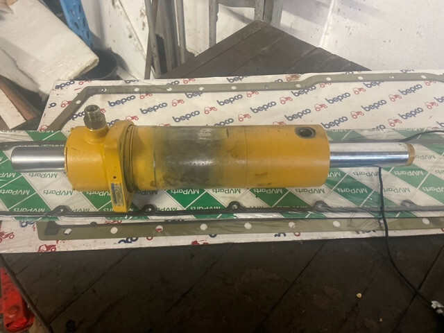 Siłownik skrętu carraro Claas Scorpion , Claas Targo - Гидравлический цилиндр для Телескопических погрузчиков: фото 4 Siłownik skrętu carraro Claas Scorpion , Claas Targo - Гидравлический цилиндр для Телескопических погрузчиков: фото 4