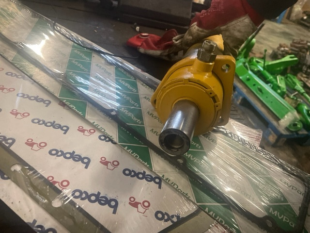 Siłownik skrętu carraro Claas Scorpion , Claas Targo - Гидравлический цилиндр для Телескопических погрузчиков: фото 2 Siłownik skrętu carraro Claas Scorpion , Claas Targo - Гидравлический цилиндр для Телескопических погрузчиков: фото 2