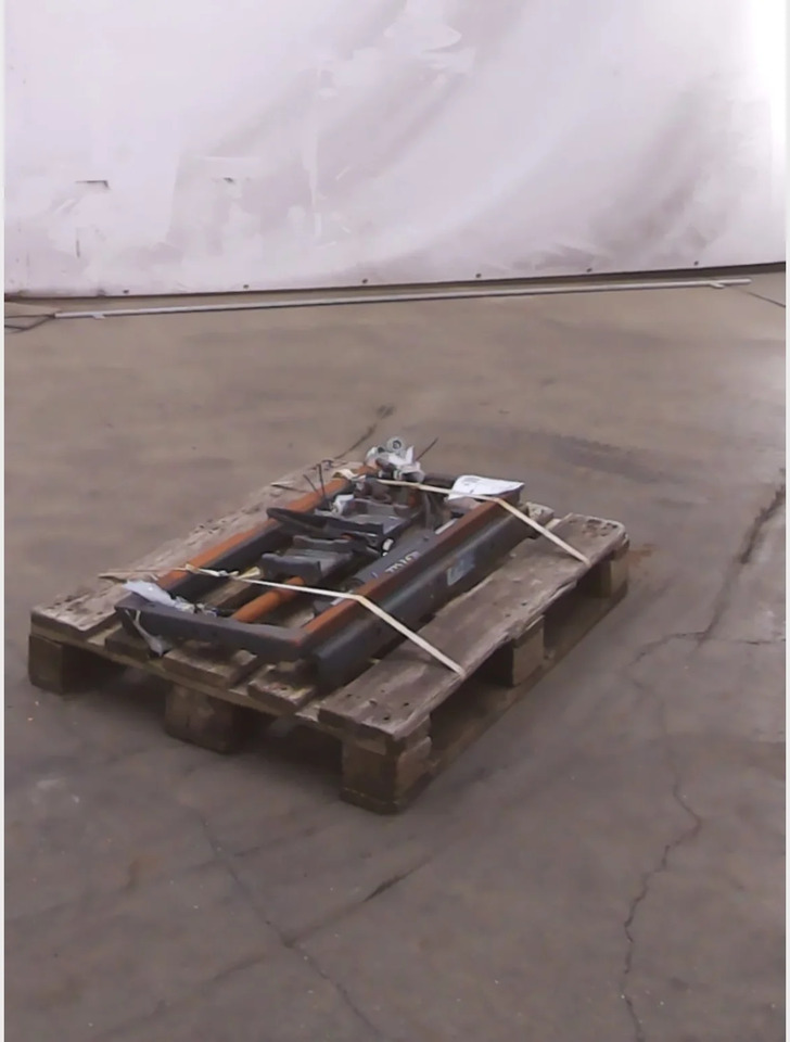 Cascade Fork positioner FEM 2 - Навесное оборудование для Погрузочно-разгрузочной техники: фото 3 Cascade Fork positioner FEM 2 - Навесное оборудование для Погрузочно-разгрузочной техники: фото 3