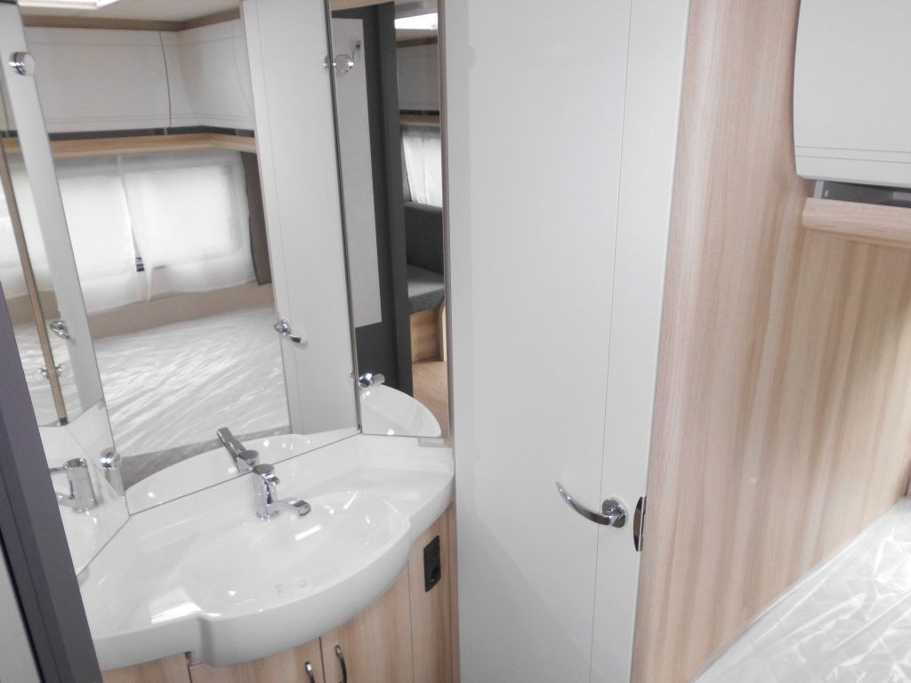 Прицеп дача Hobby De Luxe 460 UFe 2026 1500kg. Ambiente: фото 13