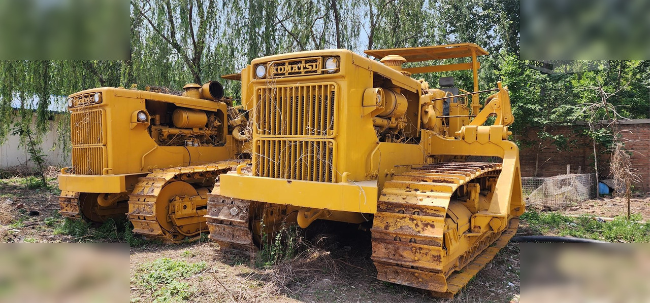 1990 KOMATSU D155C - Трубоукладчик: фото 1 1990 KOMATSU D155C - Трубоукладчик: фото 1
