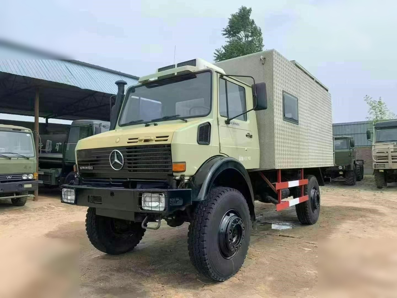 1995 MERCEDES-BENZ UNIMOG 2150 - Грузовик-шасси: фото 1 1995 MERCEDES-BENZ UNIMOG 2150 - Грузовик-шасси: фото 1