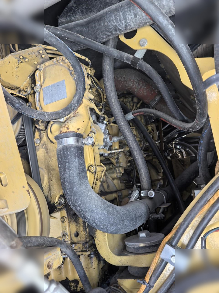 2010 CATERPILLAR AP-655D - Асфальтоукладчик: фото 2 2010 CATERPILLAR AP-655D - Асфальтоукладчик: фото 2