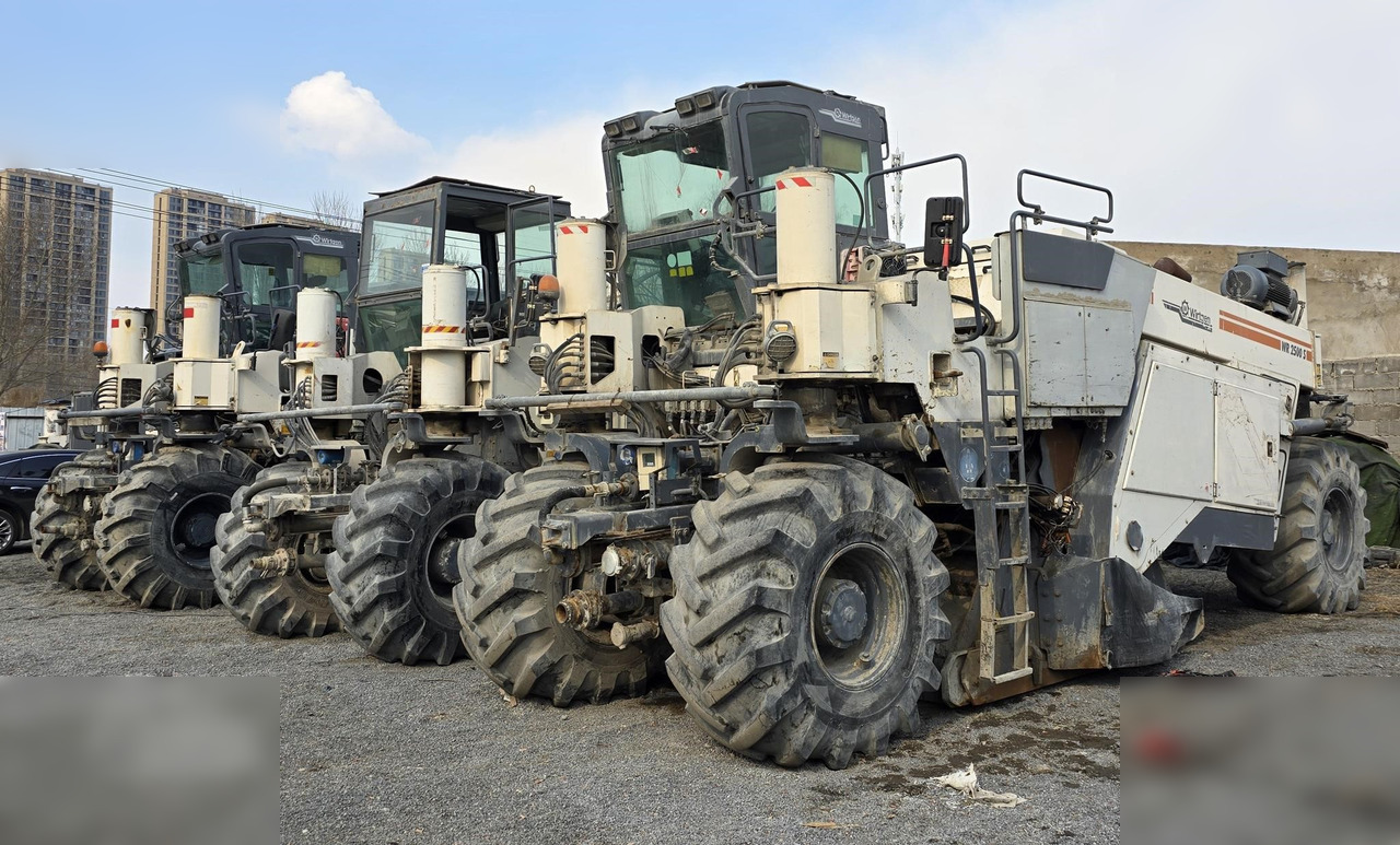 2010 WIRTGEN WR2500S - Стабилизатор грунта: фото 1 2010 WIRTGEN WR2500S - Стабилизатор грунта: фото 1