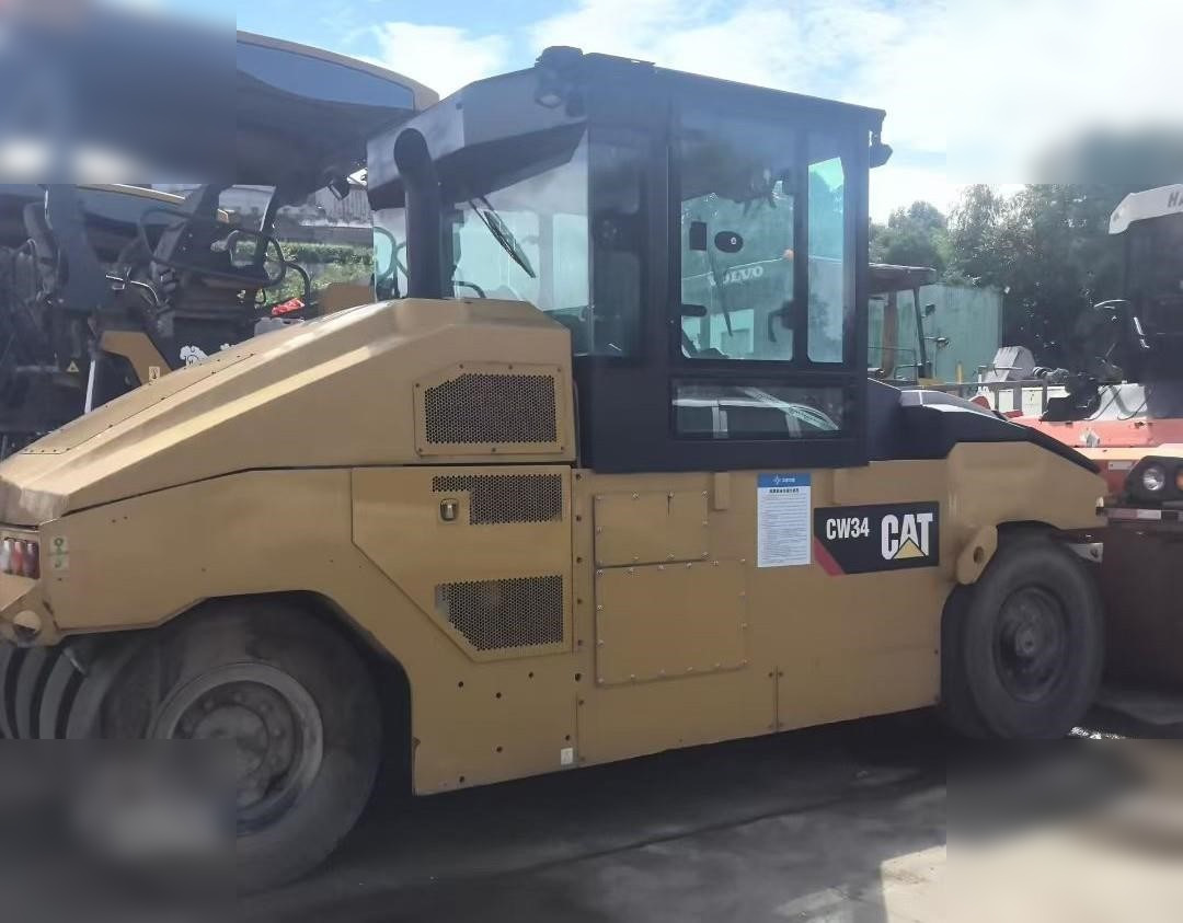 2019 CATERPILLAR CW34 - Пневмоколесный каток: фото 1 2019 CATERPILLAR CW34 - Пневмоколесный каток: фото 1