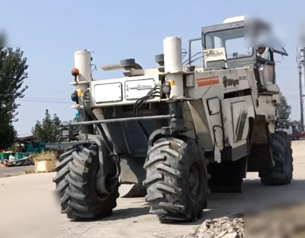 WIRTGEN WR2500 - Стабилизатор грунта: фото 1 WIRTGEN WR2500 - Стабилизатор грунта: фото 1
