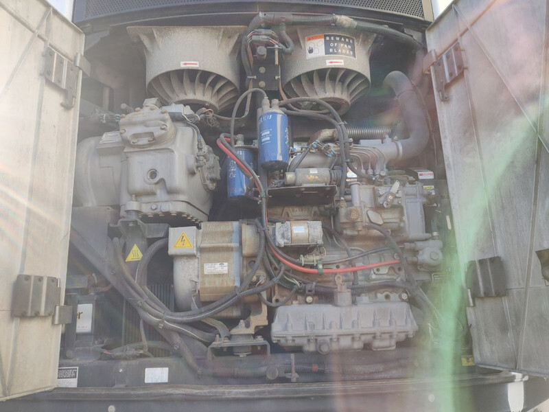 CARRIER VECTOR 1800MT REFRIGERATION UNIT / KÜLMASEADE - Кузов-рефрижератор: фото 3 CARRIER VECTOR 1800MT REFRIGERATION UNIT / KÜLMASEADE - Кузов-рефрижератор: фото 3