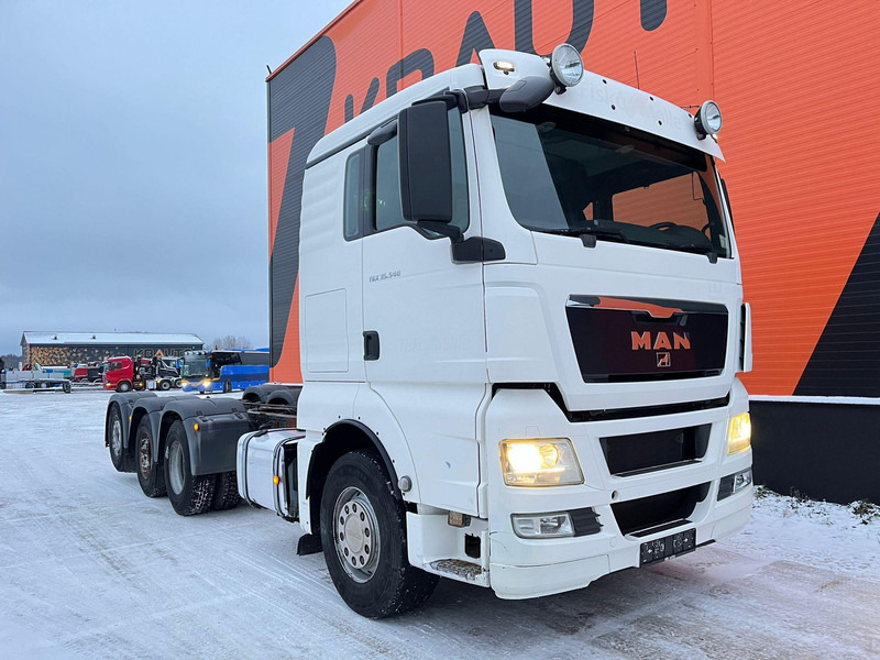 MAN TGX 35.540 8x4*4 9 TON FRONT AXLE / HYDRAULICS / PTO / INTARDER / CHASSIS L=6850 mm - Грузовик-шасси: фото 4 MAN TGX 35.540 8x4*4 9 TON FRONT AXLE / HYDRAULICS / PTO / INTARDER / CHASSIS L=6850 mm - Грузовик-шасси: фото 4
