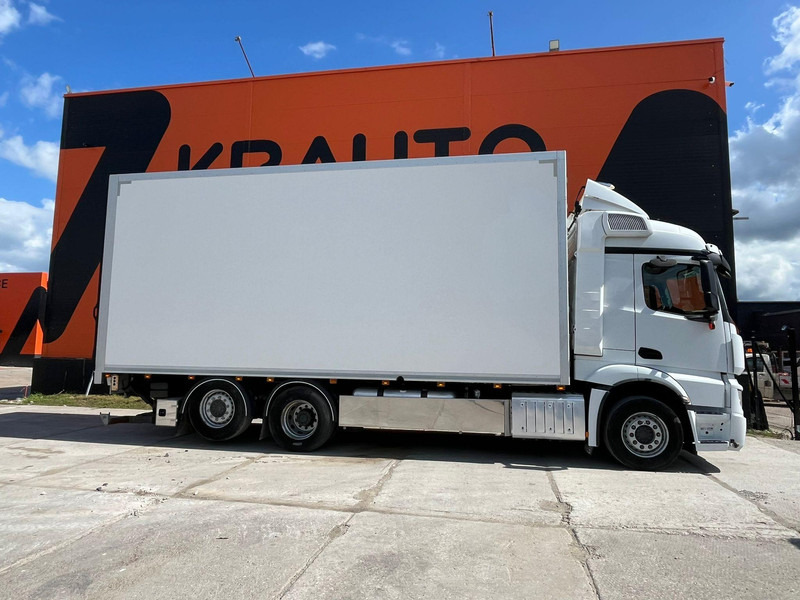 Mercedes-Benz Actros 6x2*4 BOX L=7401mm - Грузовик с закрытым кузовом: фото 5 Mercedes-Benz Actros 6x2*4 BOX L=7401mm - Грузовик с закрытым кузовом: фото 5