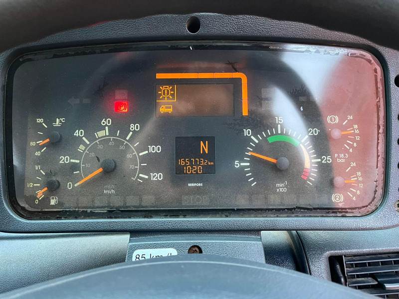 Подметально-уборочная машина Mercedes-Benz UNIMOG U 300 4x4 TRILETY SK / 6918 hours: фото 19
