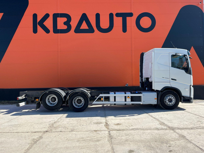 Volvo FH 500 6x2 9 TON FRONT AXLE / PTO / CHASSIS L=7338 mm - Грузовик-шасси: фото 4 Volvo FH 500 6x2 9 TON FRONT AXLE / PTO / CHASSIS L=7338 mm - Грузовик-шасси: фото 4