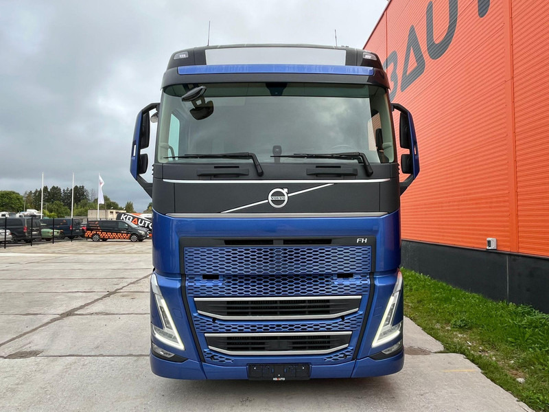 Volvo FH 500 8x4*4 GLOBE XL / RETARDER / CHASSIS L=7589 mm - Грузовик-шасси: фото 2 Volvo FH 500 8x4*4 GLOBE XL / RETARDER / CHASSIS L=7589 mm - Грузовик-шасси: фото 2