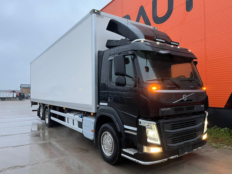 Volvo FM 420 6x2 ADBLUE PROGRAMMED OFF / BOX HEATING / BOX L=9977 mm - Грузовик с закрытым кузовом: фото 3 Volvo FM 420 6x2 ADBLUE PROGRAMMED OFF / BOX HEATING / BOX L=9977 mm - Грузовик с закрытым кузовом: фото 3