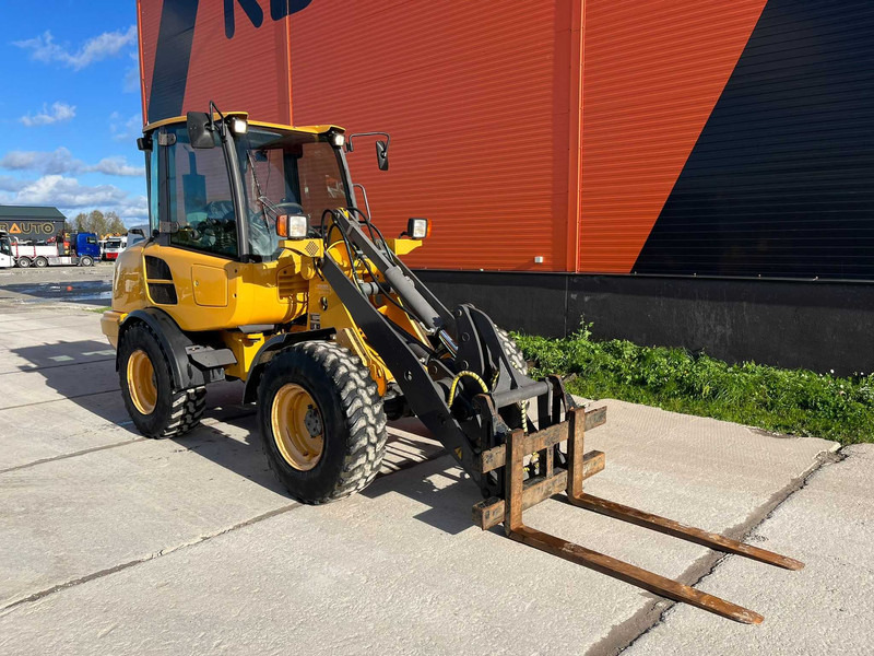 Volvo L 25 F BUCKET & FORKS - Колёсный погрузчик: фото 4 Volvo L 25 F BUCKET & FORKS - Колёсный погрузчик: фото 4