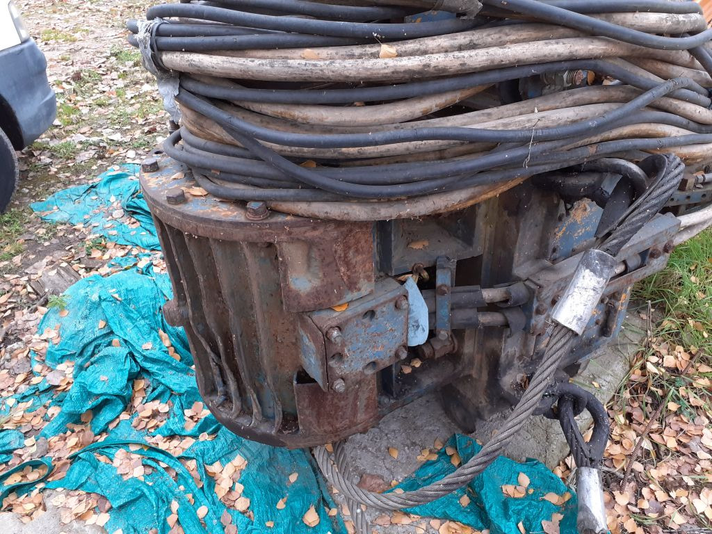 Wibromłot elektryczny TOMEN VM2-2000 do larsenów - Навесное оборудование для Строительной техники: фото 5 Wibromłot elektryczny TOMEN VM2-2000 do larsenów - Навесное оборудование для Строительной техники: фото 5