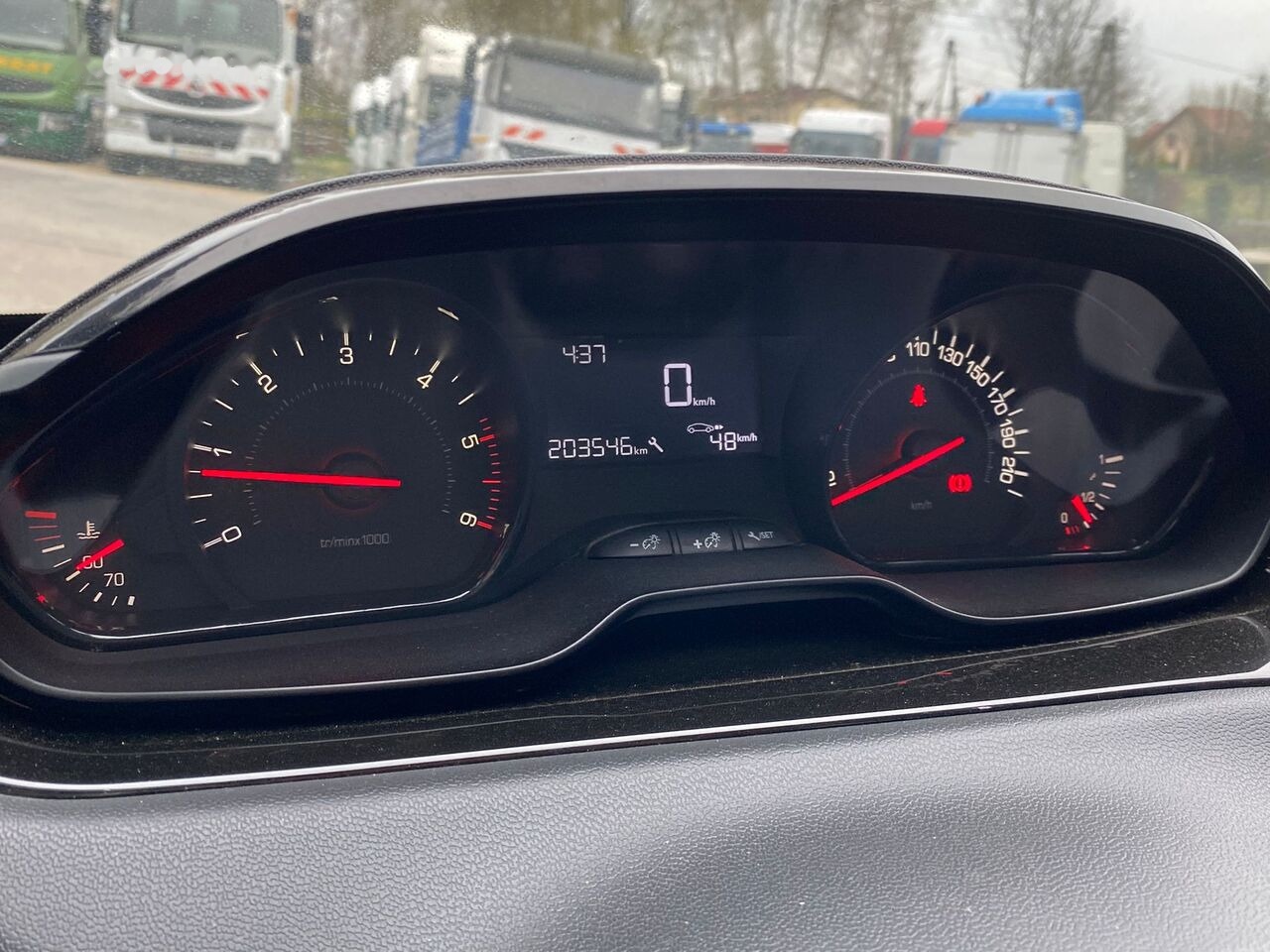 Хэтчбек Peugeot 208: фото 11