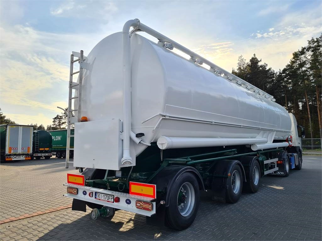 Lambrecht with suction WELGRO fodder, flour, wheat - Полуприцеп-цистерна: фото 1 Lambrecht with suction WELGRO fodder, flour, wheat - Полуприцеп-цистерна: фото 1