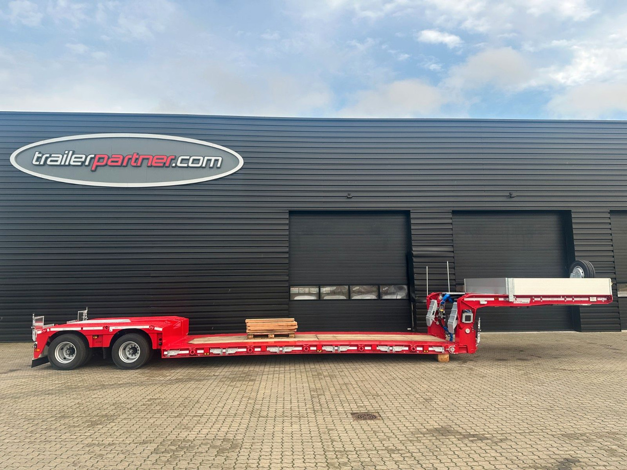 Faymonville MAX510 2 cahs tiefbett / ausziehbar - Низкорамный полуприцеп: фото 1 Faymonville MAX510 2 cahs tiefbett / ausziehbar - Низкорамный полуприцеп: фото 1