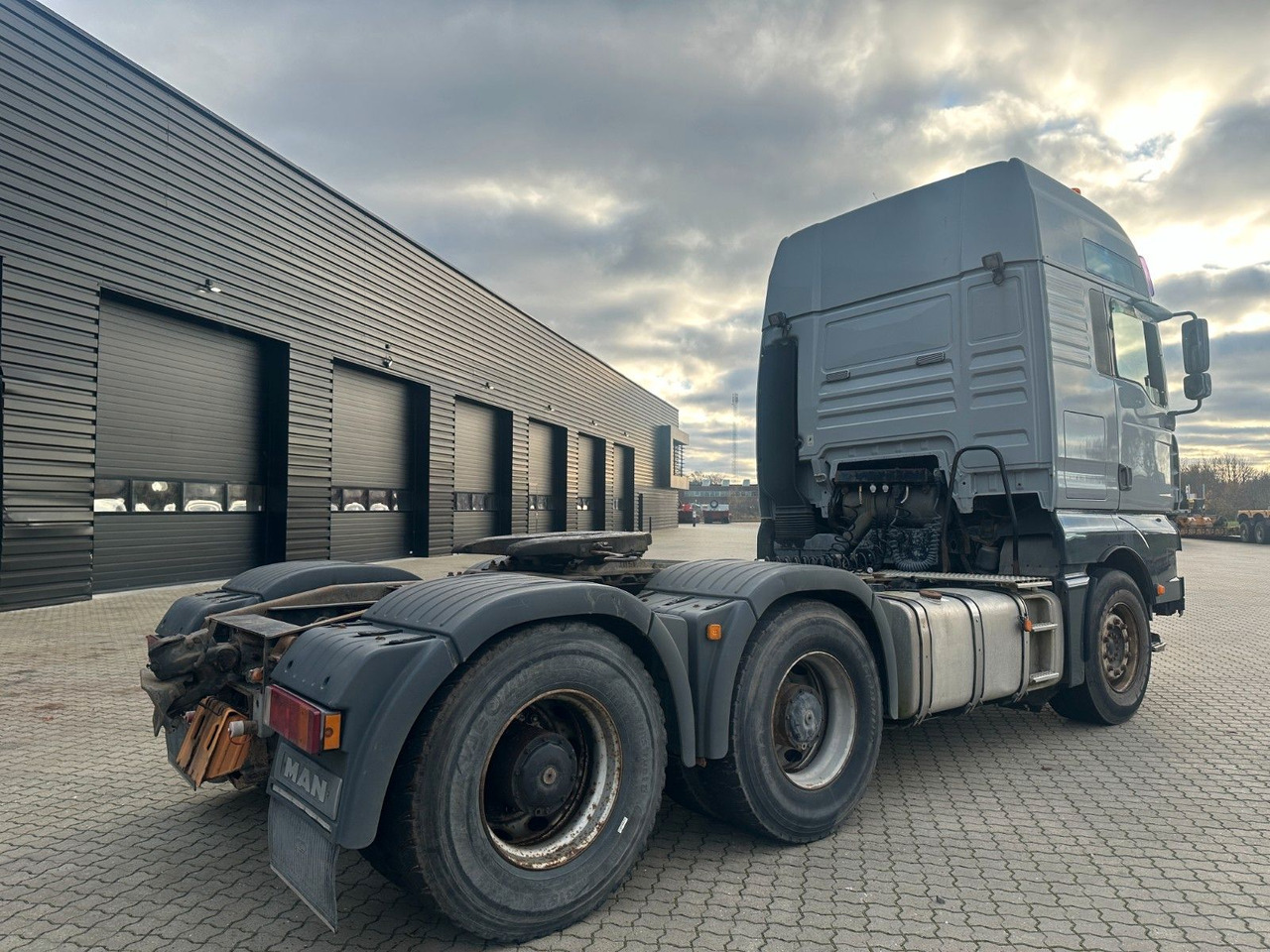 MAN TGA 26.530 6x4 / 120 T - Тягач: фото 4 MAN TGA 26.530 6x4 / 120 T - Тягач: фото 4