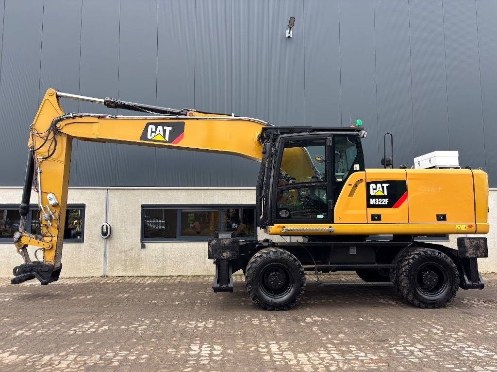 CAT CAT M 322 F - M322 - M 320 - M 318 - Колёсный экскаватор: фото 2 CAT CAT M 322 F - M322 - M 320 - M 318 - Колёсный экскаватор: фото 2