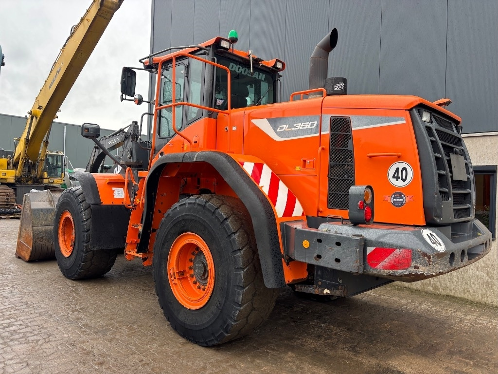 Doosan DL 350-5 - DL350-5 - DL 350 - Колёсный погрузчик: фото 3 Doosan DL 350-5 - DL350-5 - DL 350 - Колёсный погрузчик: фото 3