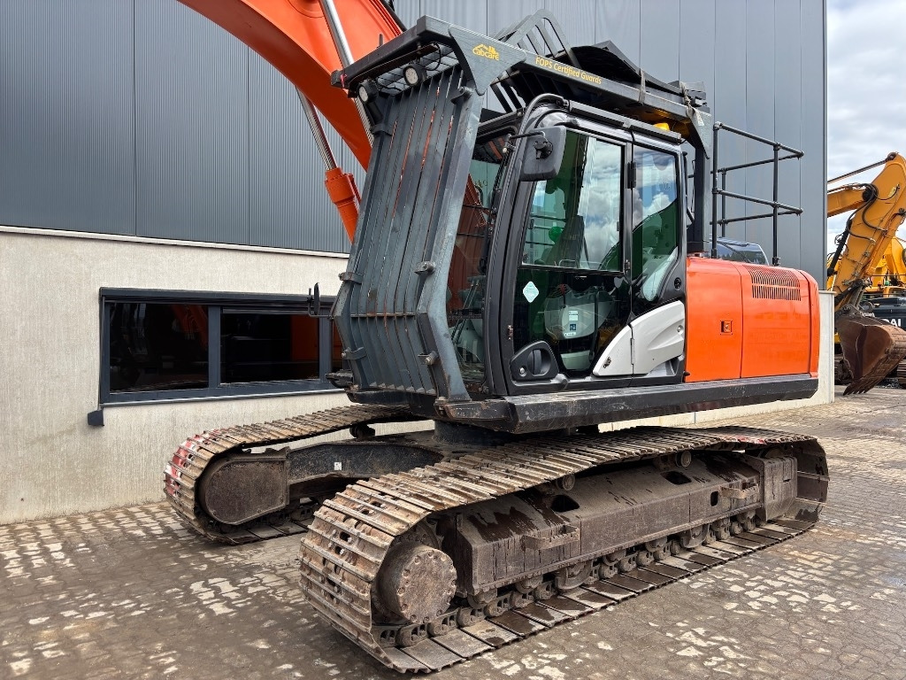 Гусеничный экскаватор Hitachi ZX 210 LC-6: фото 11