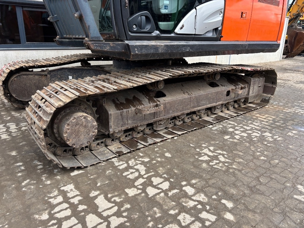 Гусеничный экскаватор Hitachi ZX 210 LC-6: фото 29