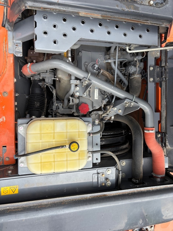 Гусеничный экскаватор Hitachi ZX 210 LC-6: фото 17