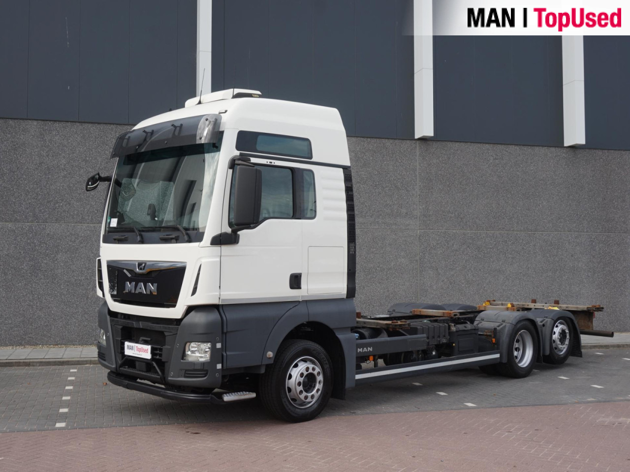 MAN TGX 26.510 6X2-4 LL / BDF / Lift-Axle / Euro 6 - Грузовик-контейнеровоз/ Сменный кузов: фото 1 MAN TGX 26.510 6X2-4 LL / BDF / Lift-Axle / Euro 6 - Грузовик-контейнеровоз/ Сменный кузов: фото 1