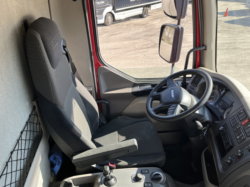 DAF LF 210 FA / 12 Ton / 354 dkm / Box / Laadklep / NL Truck - Грузовик с закрытым кузовом: фото 3 DAF LF 210 FA / 12 Ton / 354 dkm / Box / Laadklep / NL Truck - Грузовик с закрытым кузовом: фото 3
