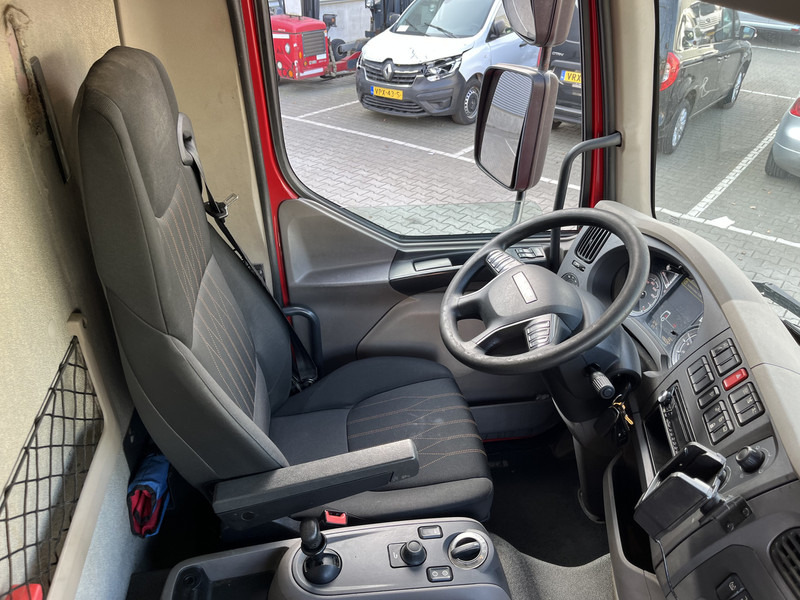DAF LF 210 FA / 12 Ton / 406 dkm / Box / Loadlift / NL Truck - Грузовик с закрытым кузовом: фото 3 DAF LF 210 FA / 12 Ton / 406 dkm / Box / Loadlift / NL Truck - Грузовик с закрытым кузовом: фото 3