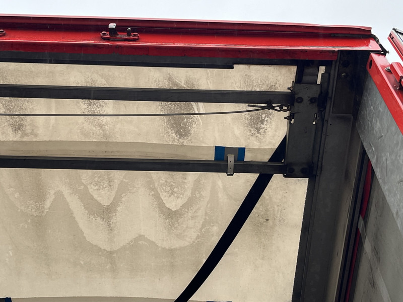 Fliegl SDS / Mega - Jumbo - Volume / Curtainside / 2 axle BPW / APK TUV 02-26 - Тентованный полуприцеп: фото 4 Fliegl SDS / Mega - Jumbo - Volume / Curtainside / 2 axle BPW / APK TUV 02-26 - Тентованный полуприцеп: фото 4