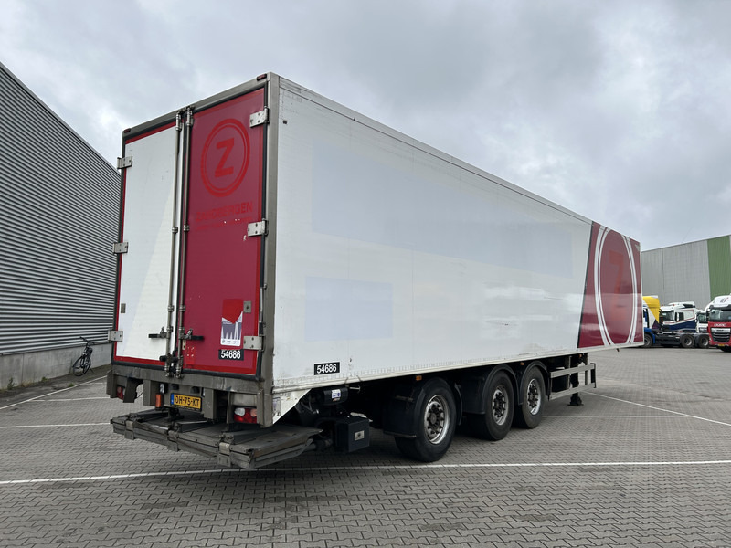 H.T.F. HZO 39 / Carrier Vector 1800 Frigo / Flowers / Loadlift 2500 kg / NL Trailer - Полуприцеп-рефрижератор: фото 2 H.T.F. HZO 39 / Carrier Vector 1800 Frigo / Flowers / Loadlift 2500 kg / NL Trailer - Полуприцеп-рефрижератор: фото 2