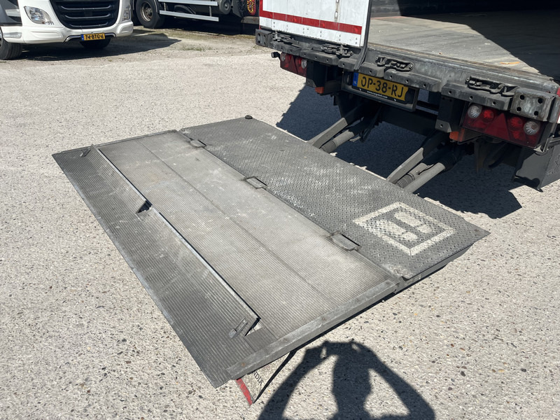 Schmitz Cargobull SCB S2 / Box Trailer / 2 axle / Loadlift / APK TUV 02-26 - Полуприцеп-фургон: фото 5 Schmitz Cargobull SCB S2 / Box Trailer / 2 axle / Loadlift / APK TUV 02-26 - Полуприцеп-фургон: фото 5