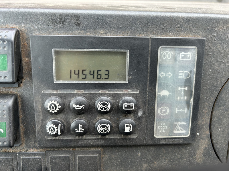 Terberg YT 180 / BDF Umsetzer / Wechselhubwagen / Terminal Truck / Mercedes Motor - Грузовик-контейнеровоз/ Сменный кузов: фото 4 Terberg YT 180 / BDF Umsetzer / Wechselhubwagen / Terminal Truck / Mercedes Motor - Грузовик-контейнеровоз/ Сменный кузов: фото 4