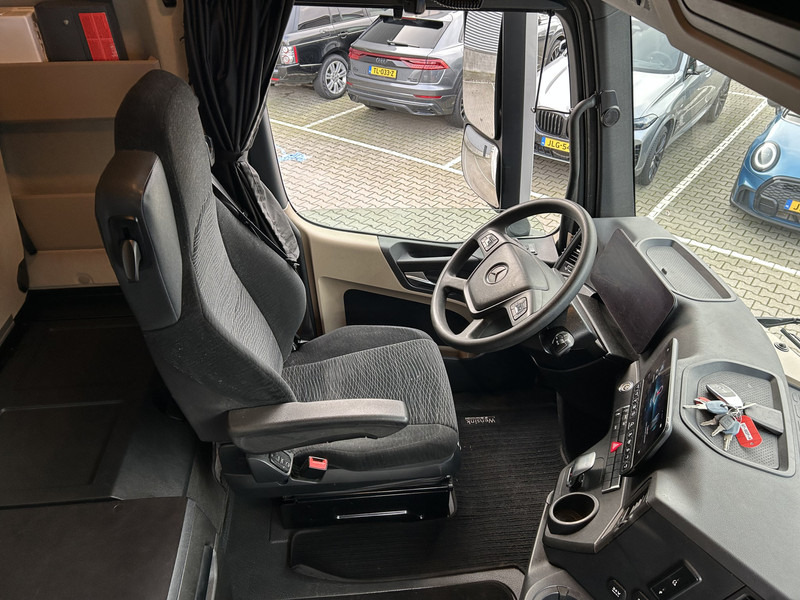 Mercedes-Benz Actros 1845 Gigaspace / 448 dkm / Tacho V2 / PTO / Stand Airco / APK TUV 11-26 - Тягач: фото 3 Mercedes-Benz Actros 1845 Gigaspace / 448 dkm / Tacho V2 / PTO / Stand Airco / APK TUV 11-26 - Тягач: фото 3