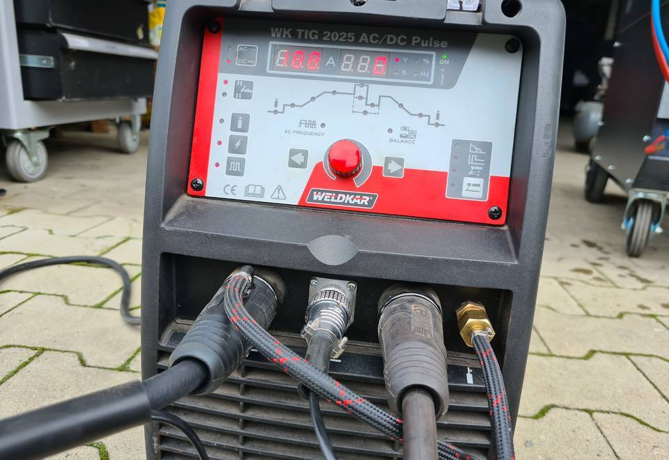 Spawarka Tig WELDKAR WK 2025 AC/DC Puls, 200A - Сварочное оборудование: фото 1 Spawarka Tig WELDKAR WK 2025 AC/DC Puls, 200A - Сварочное оборудование: фото 1