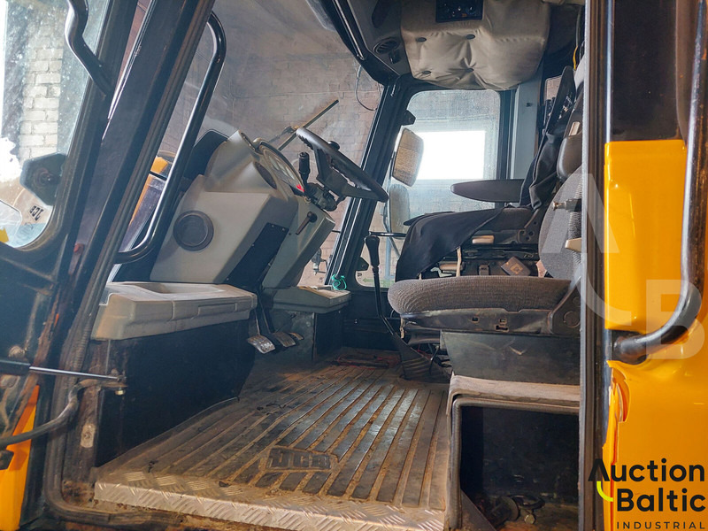 JCB Fastrac 3185 - Трактор: фото 5 JCB Fastrac 3185 - Трактор: фото 5