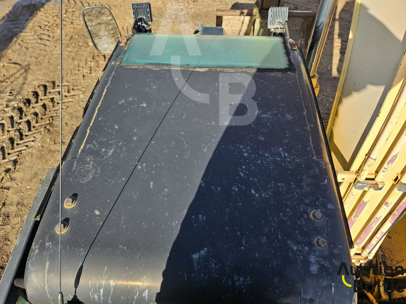 Гусеничный экскаватор JCB JS 130: фото 18