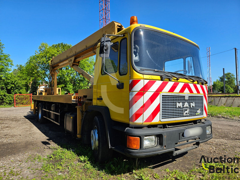 MAN M90 - Грузовик с подъемником: фото 2 MAN M90 - Грузовик с подъемником: фото 2