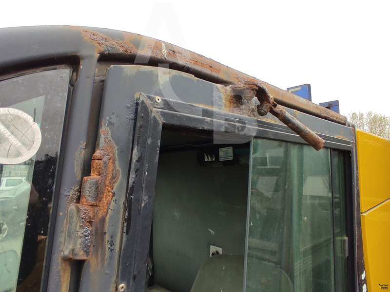 Подметально-уборочная машина Mathieu Azura: фото 13 Подметально-уборочная машина Mathieu Azura: фото 13