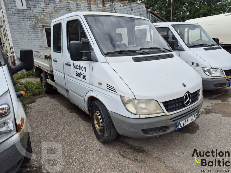 Mercedes-Benz Sprinter 208 CDI - Малотоннажный бортовой грузовик, Грузопассажирский фургон: фото 2 Mercedes-Benz Sprinter 208 CDI - Малотоннажный бортовой грузовик, Грузопассажирский фургон: фото 2