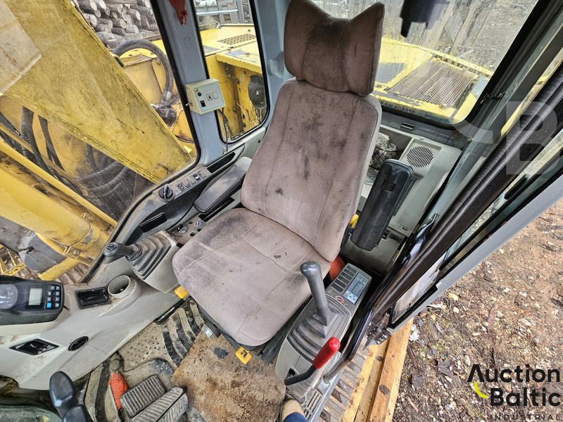 Гусеничный экскаватор New Holland E 145: фото 8