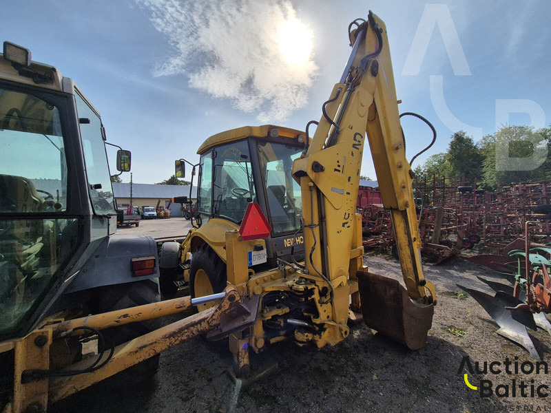 New Holland LB 110-4 PT - Колёсный экскаватор: фото 3 New Holland LB 110-4 PT - Колёсный экскаватор: фото 3