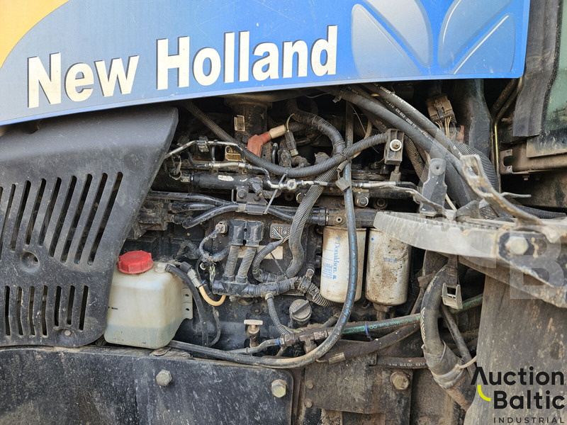 Трактор New Holland T 8040: фото 16