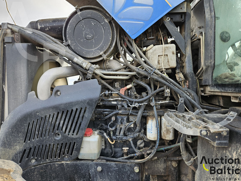 Трактор New Holland T 8040: фото 13