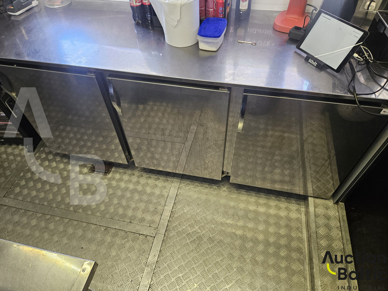 Прицеп для транспортировки пищевых продуктов Food trailer: фото 18 Прицеп для транспортировки пищевых продуктов Food trailer: фото 18